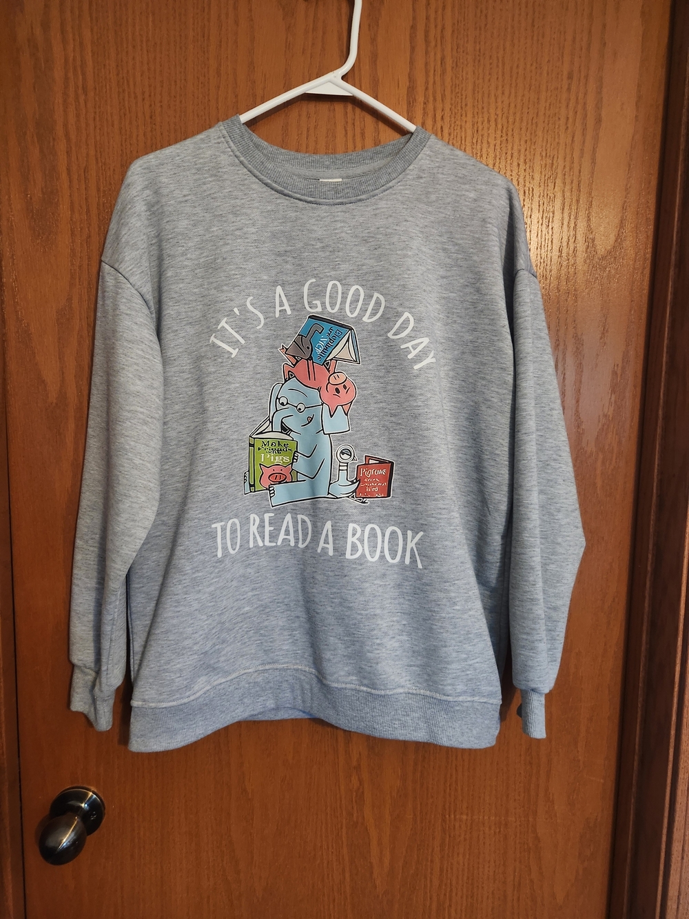 Light Gray 'It's a Good Day to Read a Book' Graphic Sweatshirt